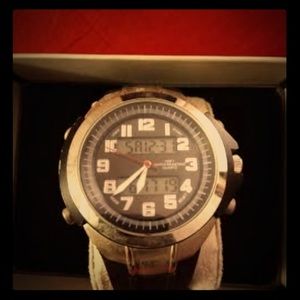 Analog and digital keeps great time newer